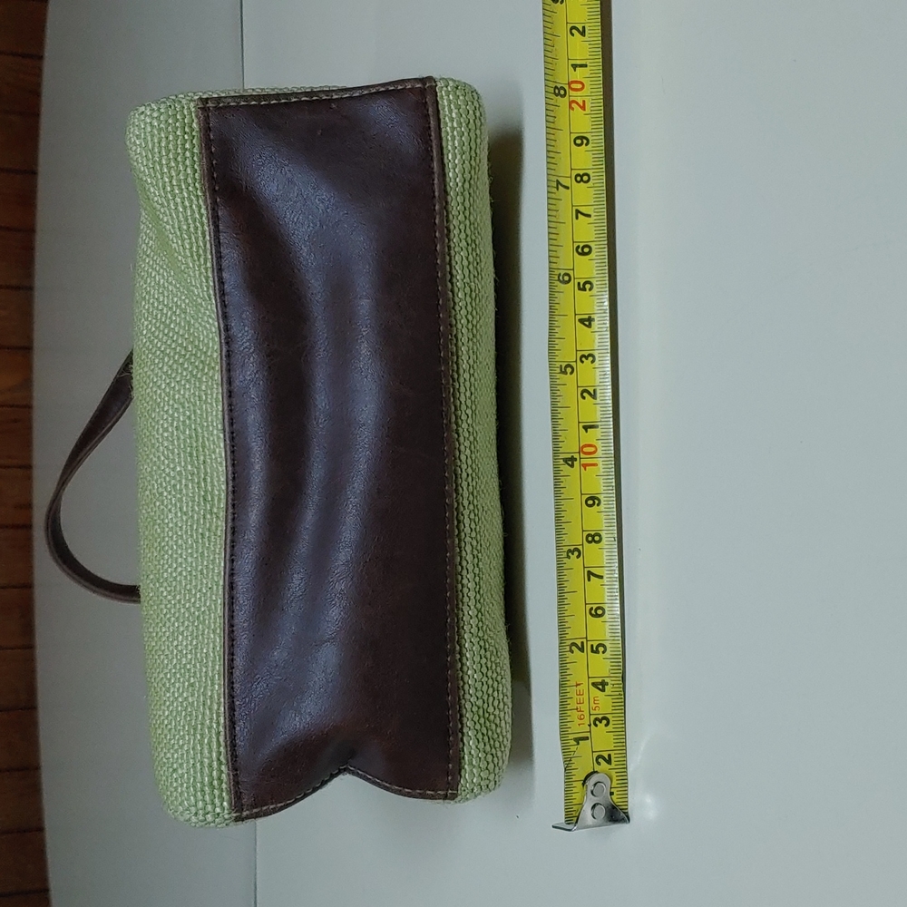 Relic ๐ Small Crossbody Handbag - Picture 10 of 16